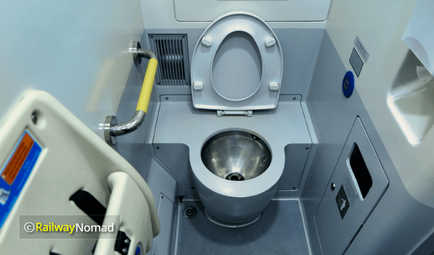ITX-Saemaeul toilet